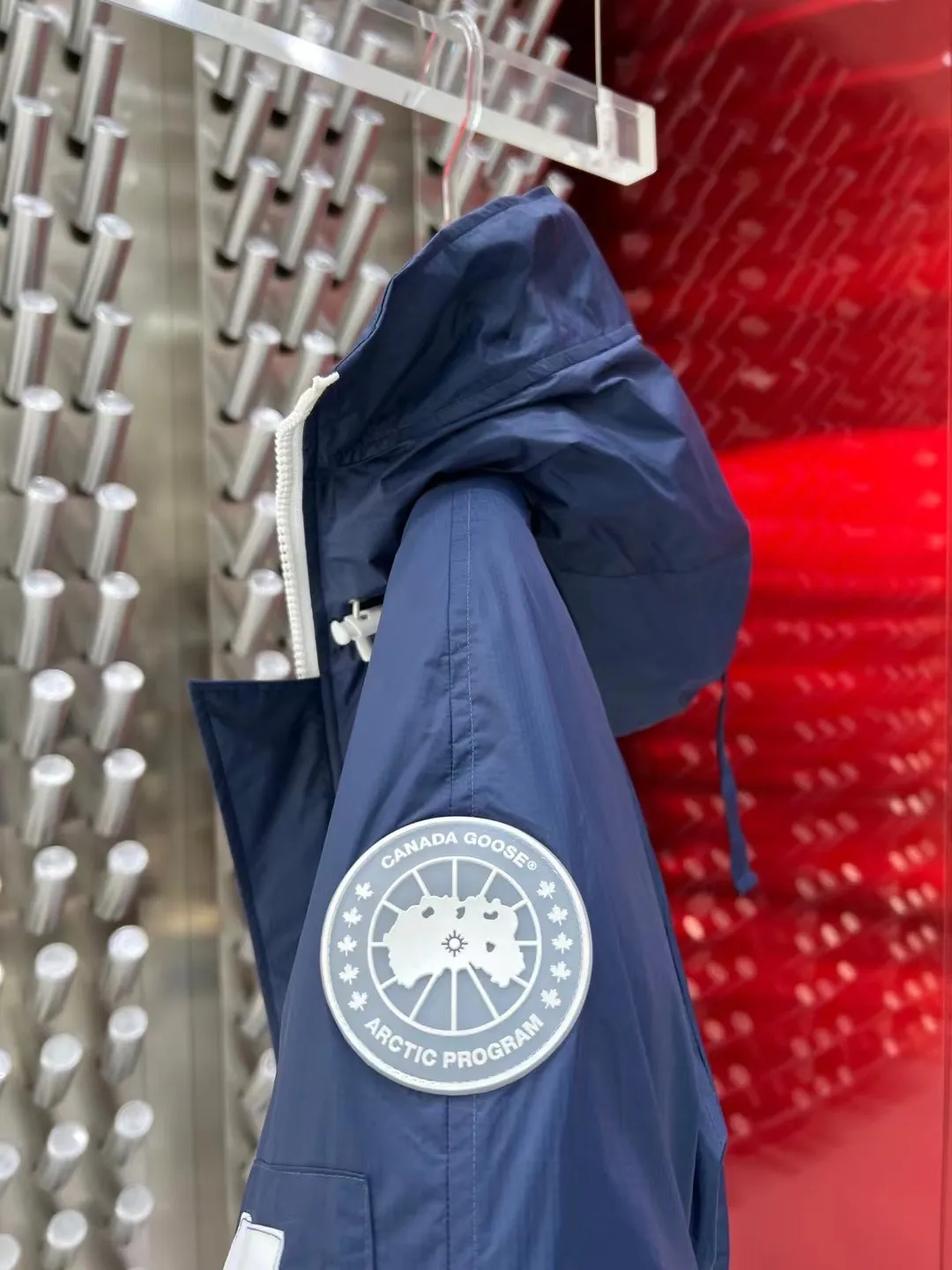 P780 Canadian brand Canada Goosex NBA I do Canada Goose every year, but I still can’t get rid of my love for the geese. No matter how cold the weather is, there is no need to be afraid, because there are geese! Filled with 90% white duck down, Canada Goose is the legendary warmest down jacket and is known as a must-have for Arctic outdoor sports! The most popular down jacket in the world, celebrities are rushing to buy it, it is a must-have! Same style for men and women Size: S~XXL